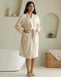 Quatrefoil Jacquard Bamboo Bathrobes | Sand