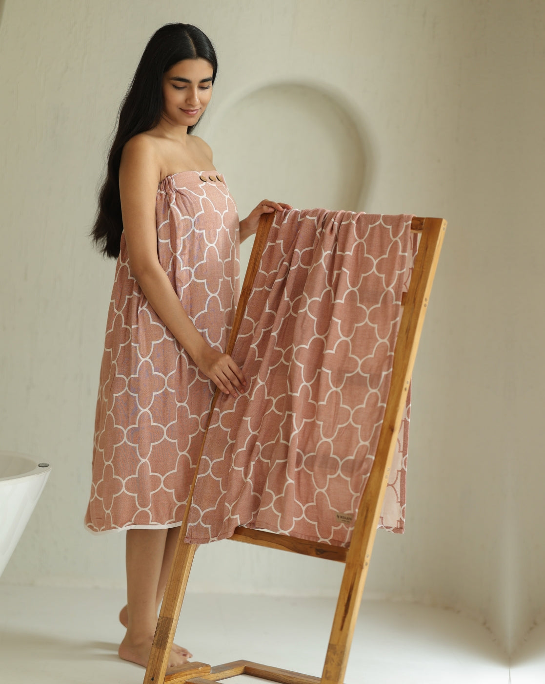 Bamboo jacquard body wrap | Rust Bathrobe