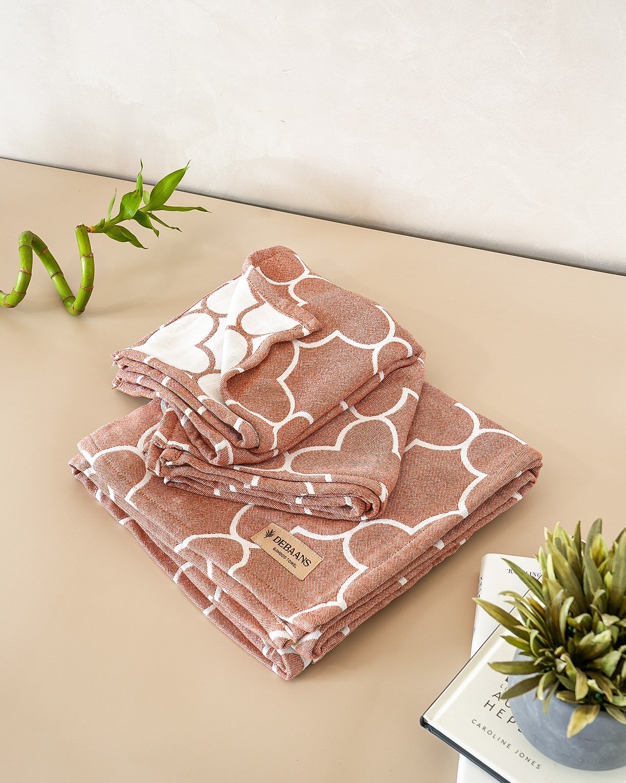 Set of 2 Hand Towels + 1 Bath Towel | Quatrefoil Jacquard | Rust