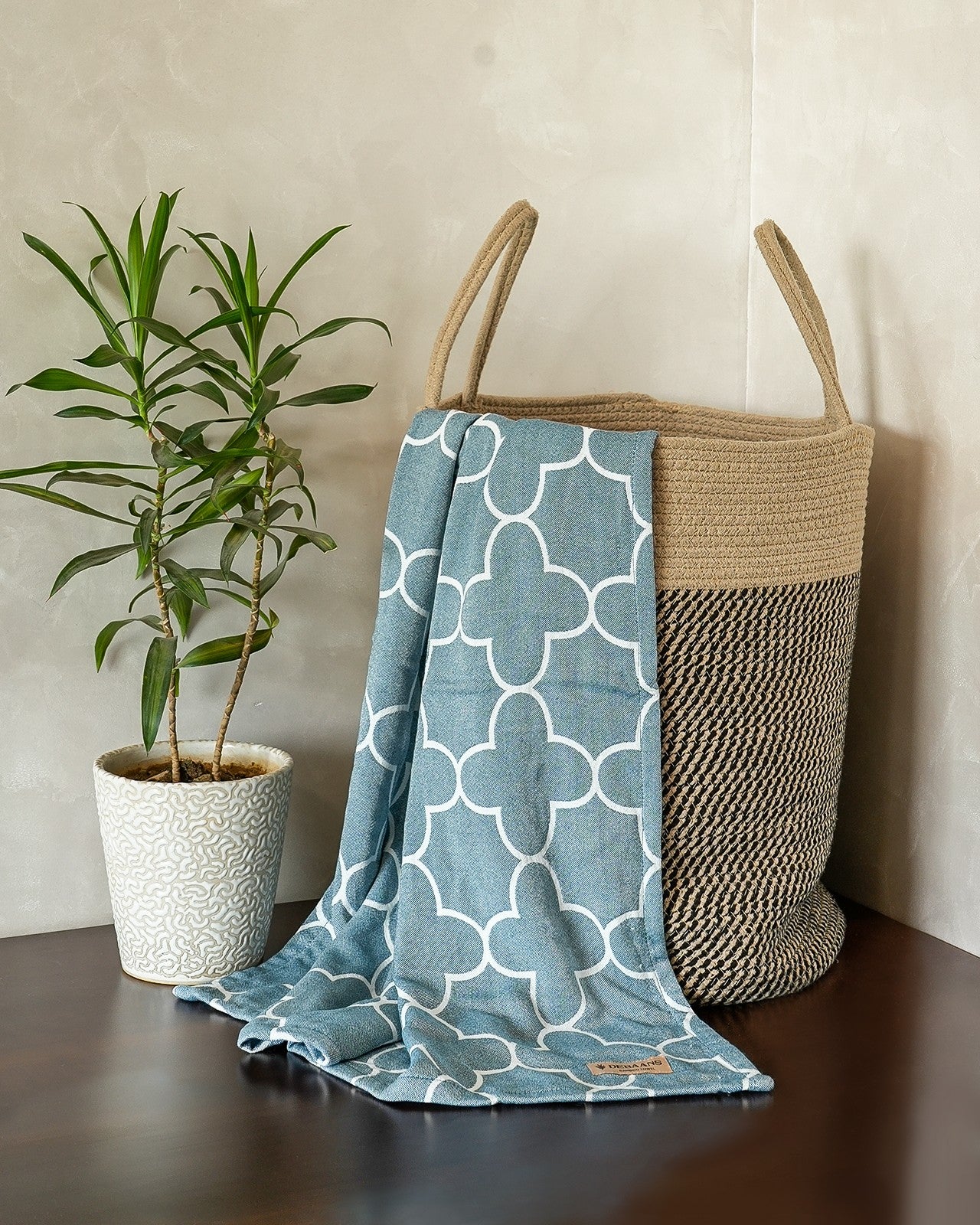 Set of 2 Hand Towels + 1 Bath Towel | Quatrefoil Jacquard | Ocean