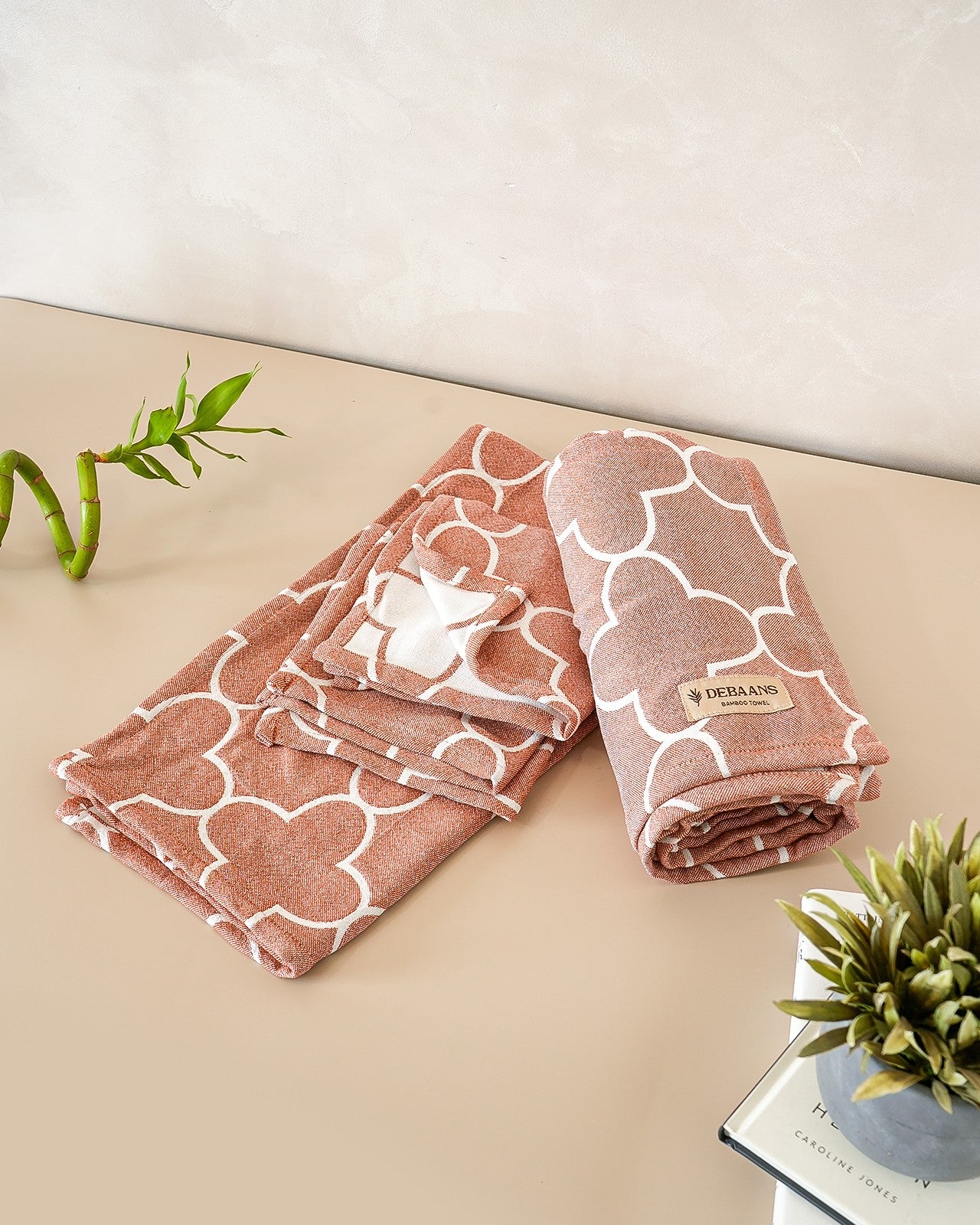 Quatrefoil Jacquard Towel Set of 4 | 1 Bath + 1 Hand + 2 Face Towels | Rust