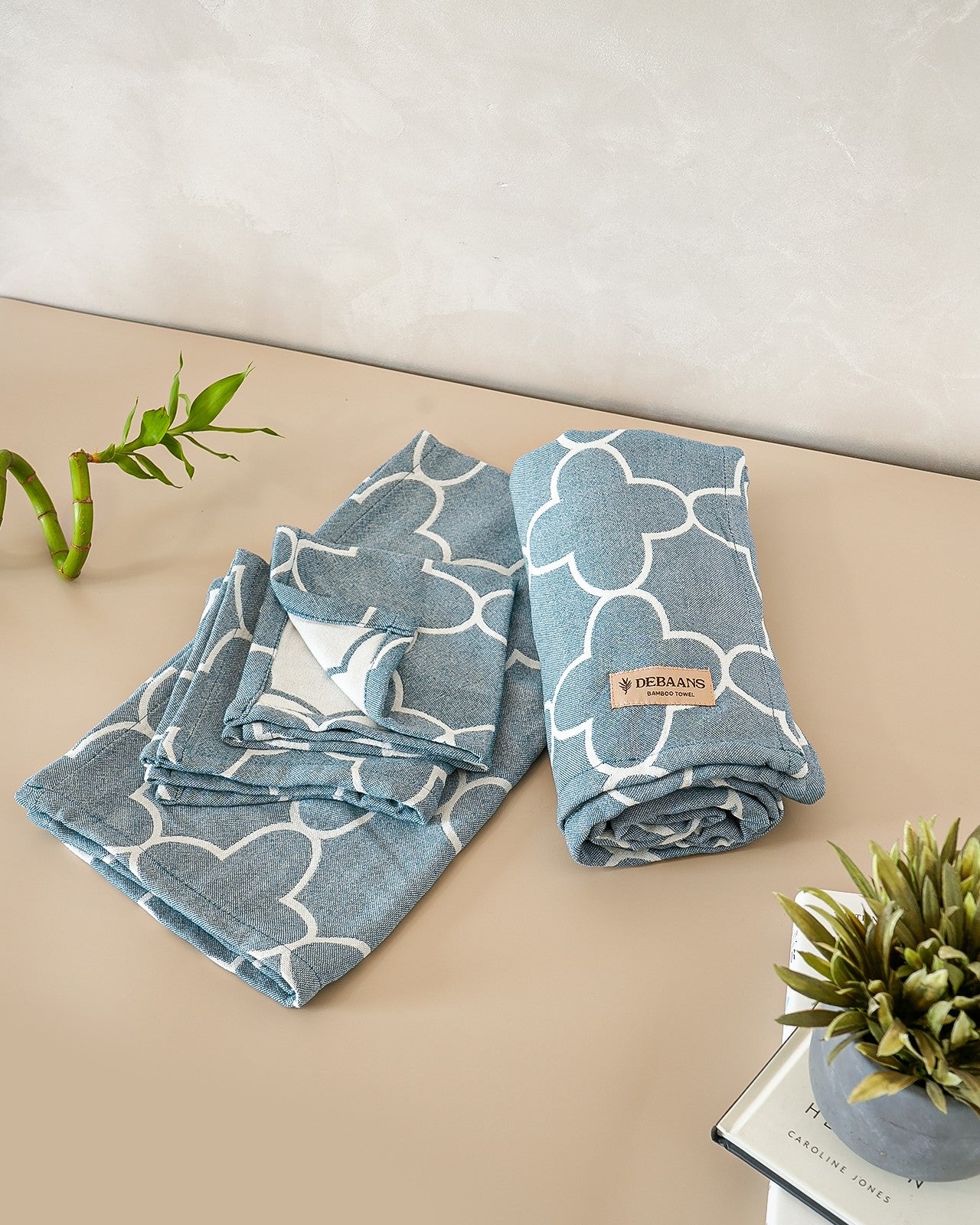 Quatrefoil Jacquard Towel Set of 4 | 1 Bath + 1 Hand + 2 Face Towels | Ocean