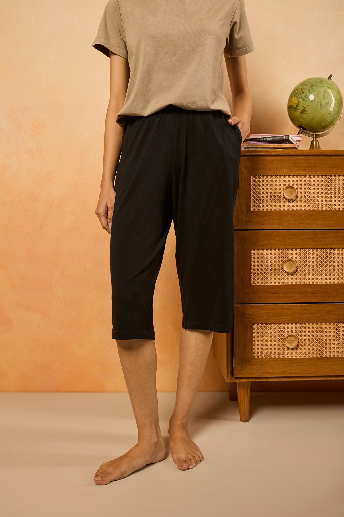 Basic Capri Bottoms - Black