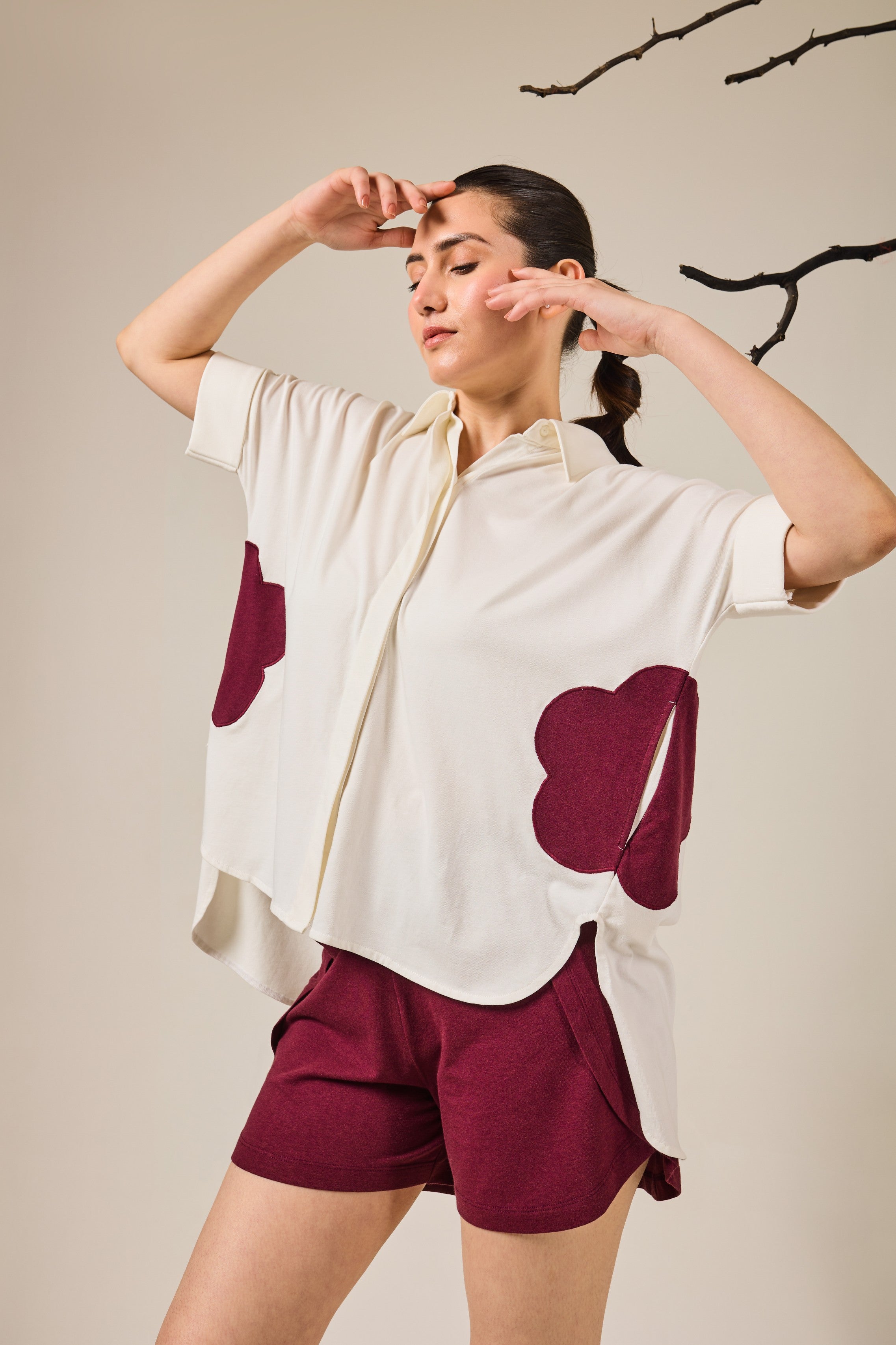 Juno Contrast Flower Patach Pocket shorts set – White & Wine