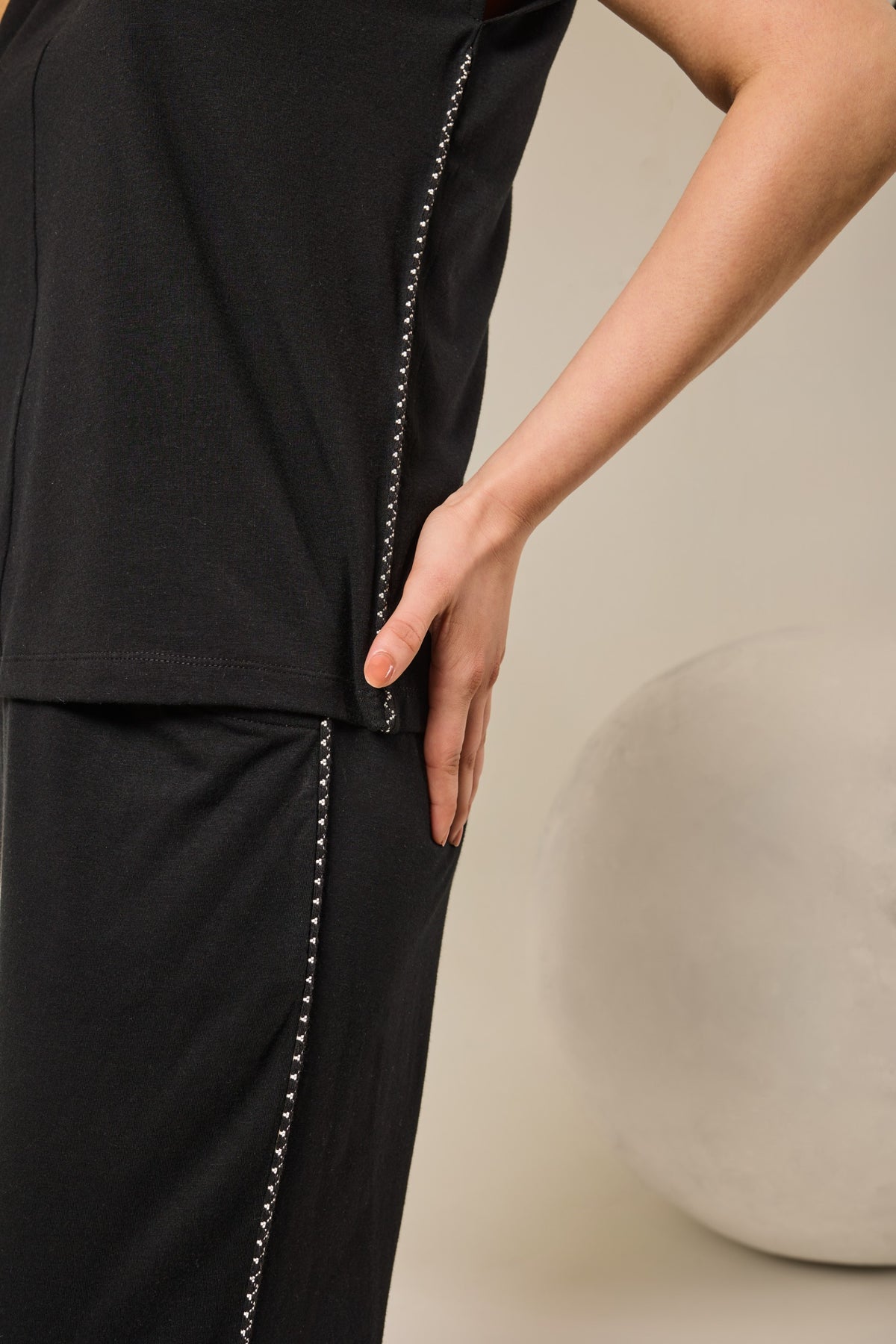 Lila Ultimate Capri Set - Black