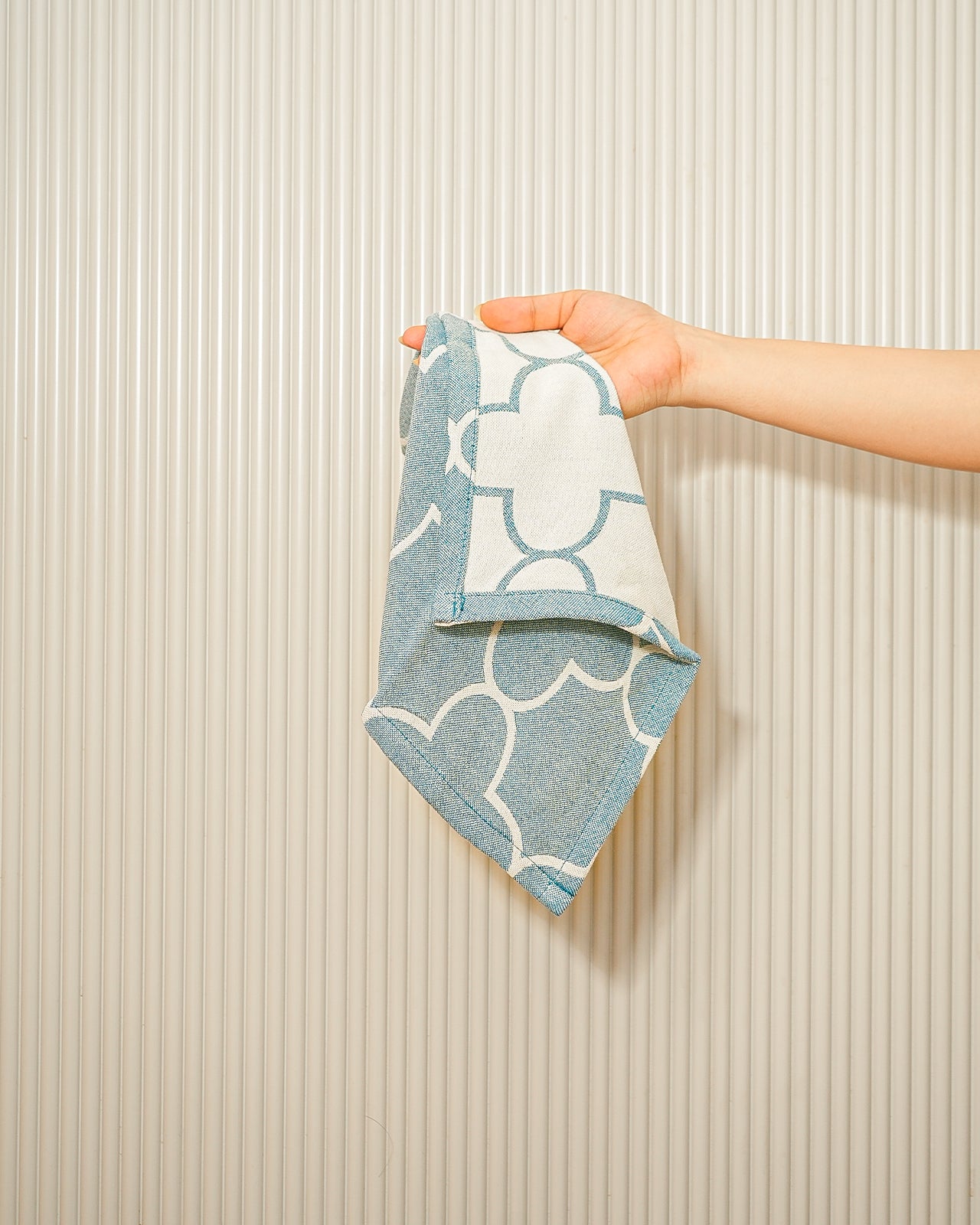 Set of 2 Face Towels | Quatrefoil Jacquard | Ocean