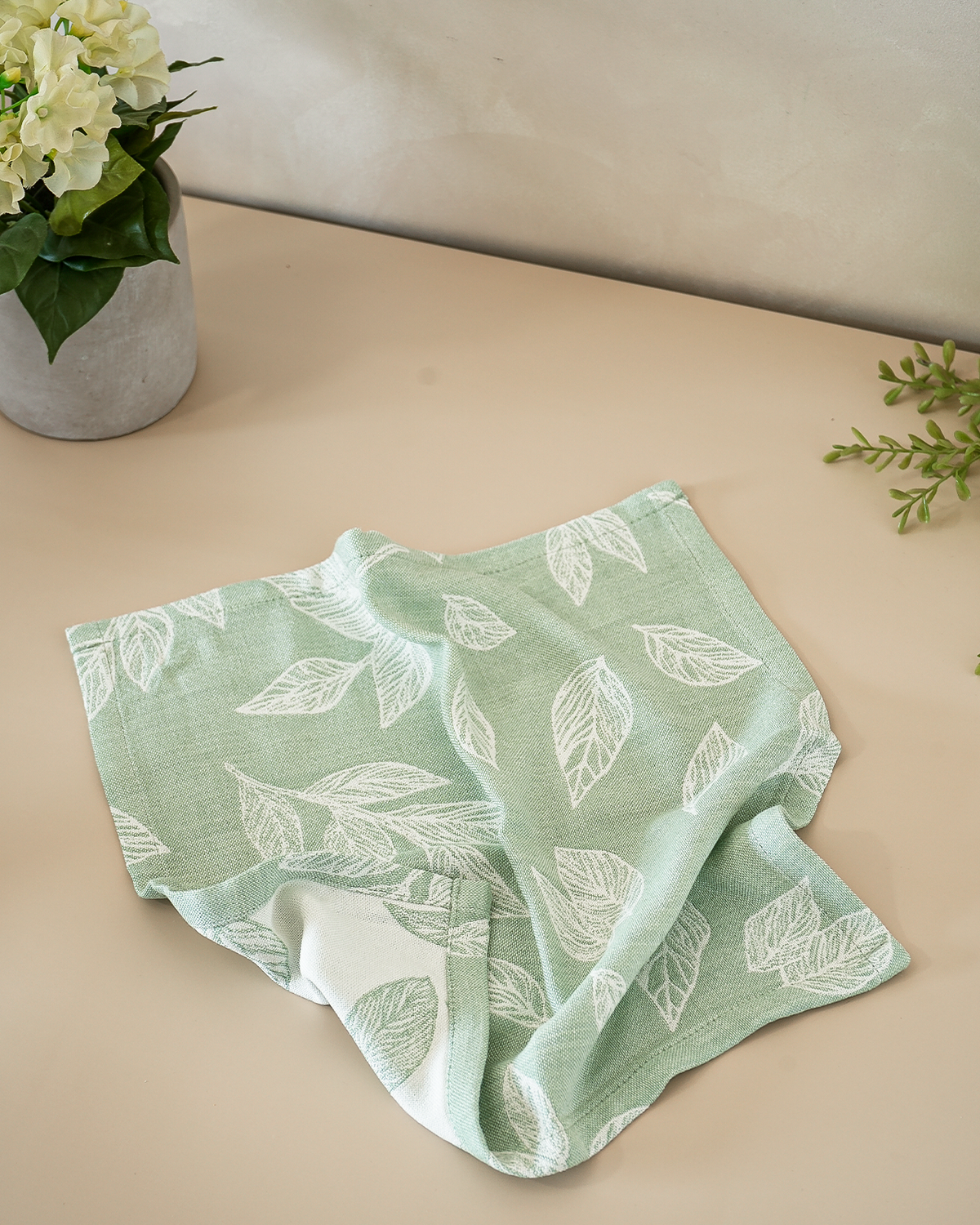Set of 2 Face Towels | Botanica Jacquard | Meadow Green