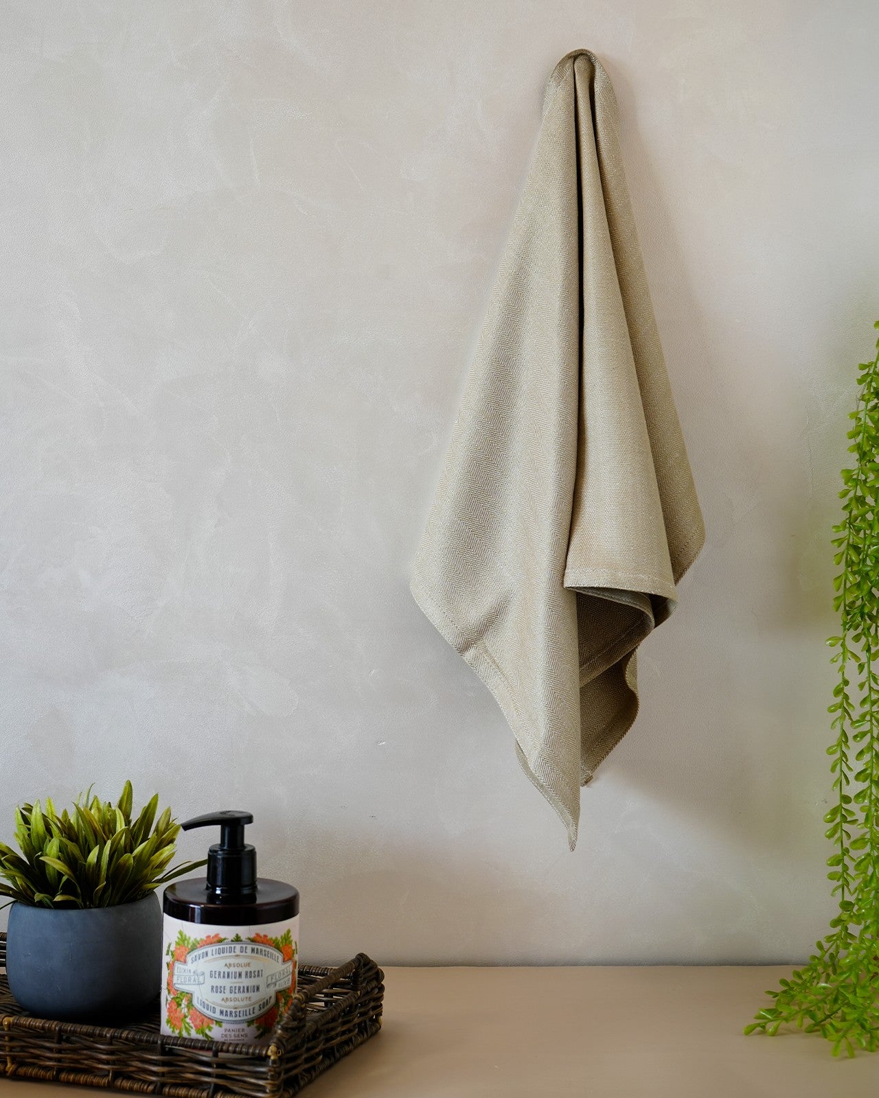 Set of 2 Bamboo Hand Towels | Olive