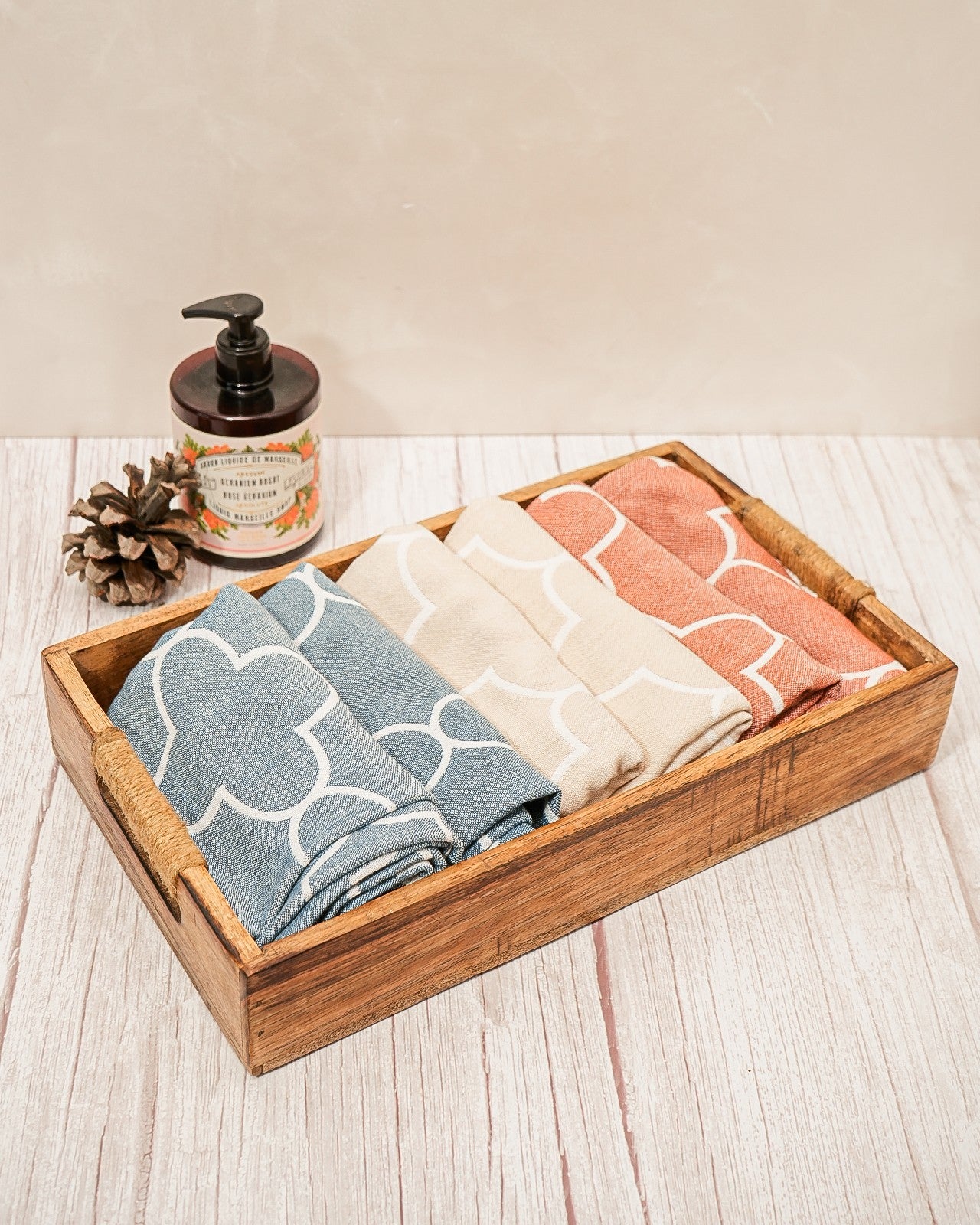 Set of 2 Hand Towels | Quatrefoil Jacquard | Ocean