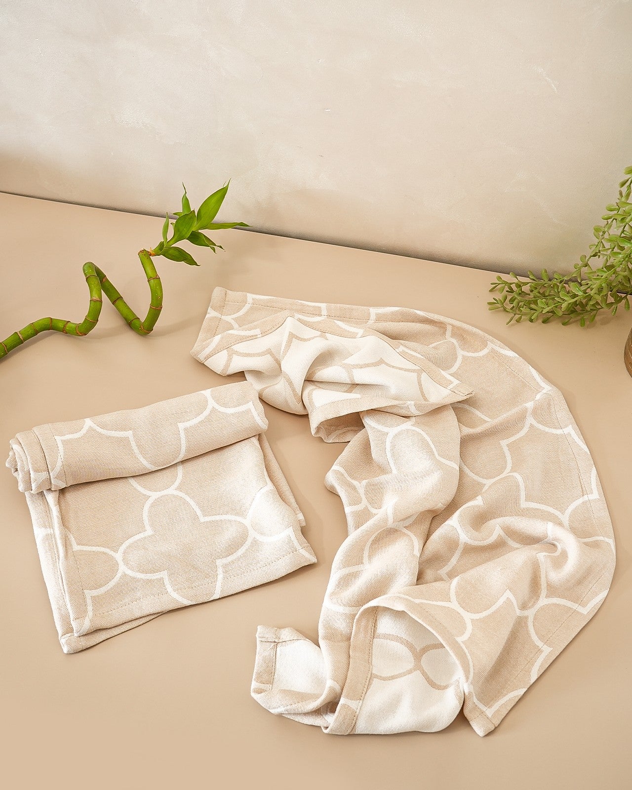 Set of 2 Hand Towels | Quatrefoil Jacquard | Sand