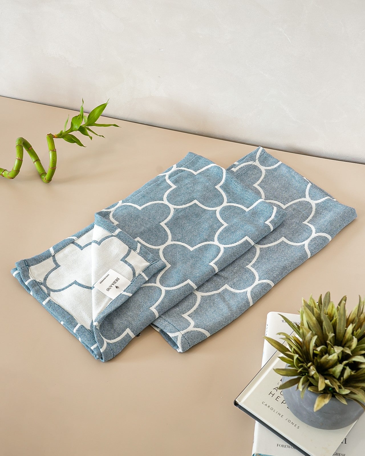 Set of 2 Hand Towels | Quatrefoil Jacquard | Ocean