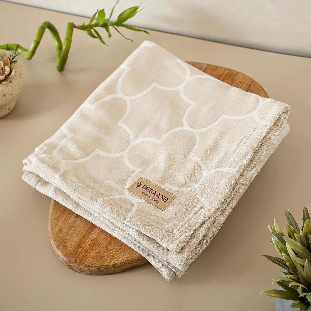 Set of 2 Hand Towels + 1 Bath Towel | Quatrefoil Jacquard | Sand